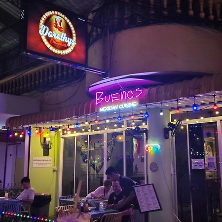 Dorothys Hotel Pattaya Exterior photo