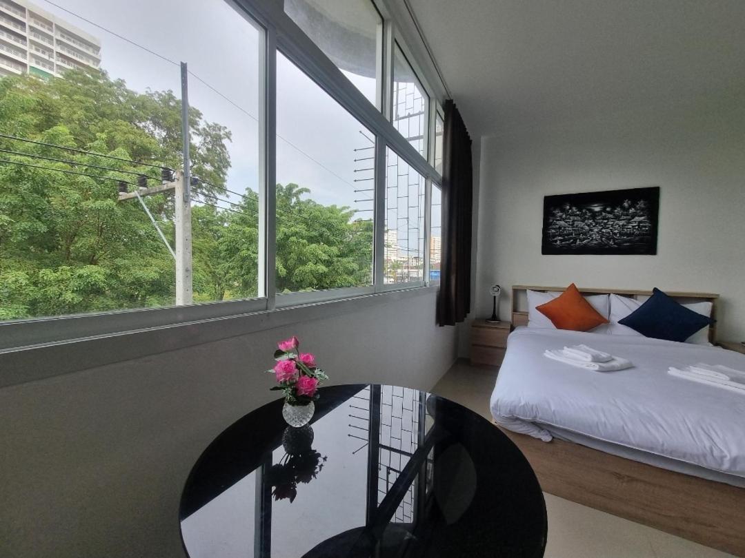Dorothys Hotel Pattaya Room photo