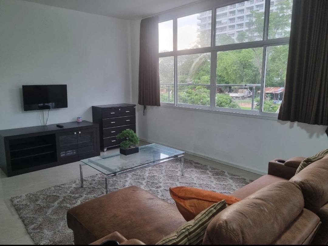 Dorothys Hotel Pattaya Room photo